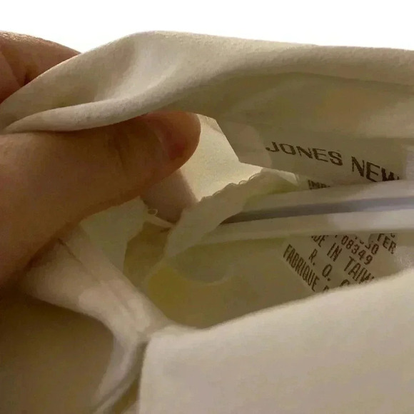 VINTAGE Blouse with shoulder  pads​​ - Picture 5 of 6